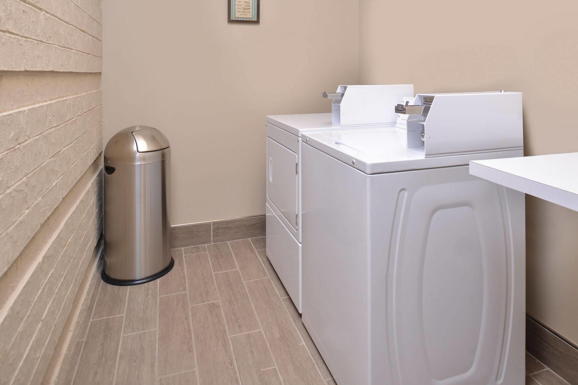 Appomattox Inn And Suites Bagian luar foto
