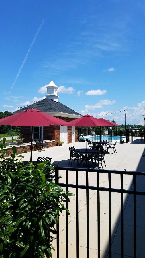 Appomattox Inn And Suites Bagian luar foto